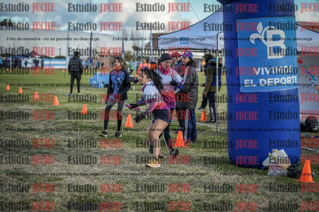 Fotos en el segundo relevo (2000 m de carrera)