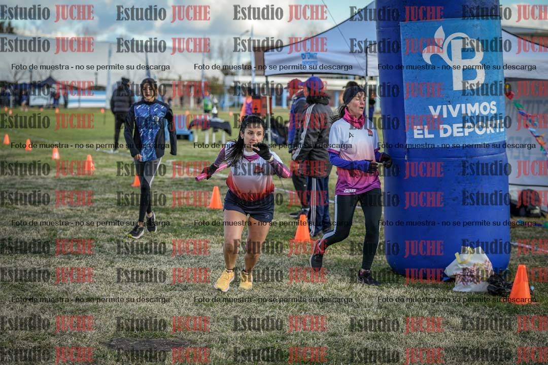 Fotos en el segundo relevo (2000 m de carrera)