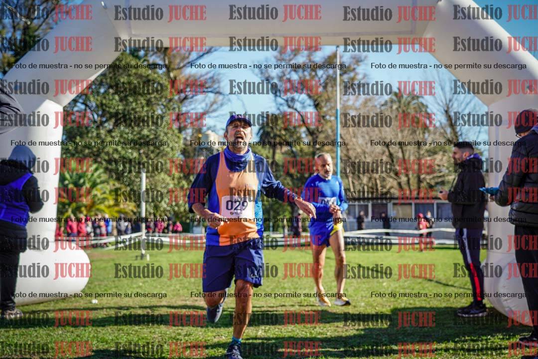 Fotos de la llegada del cross de 4000 m - varones
