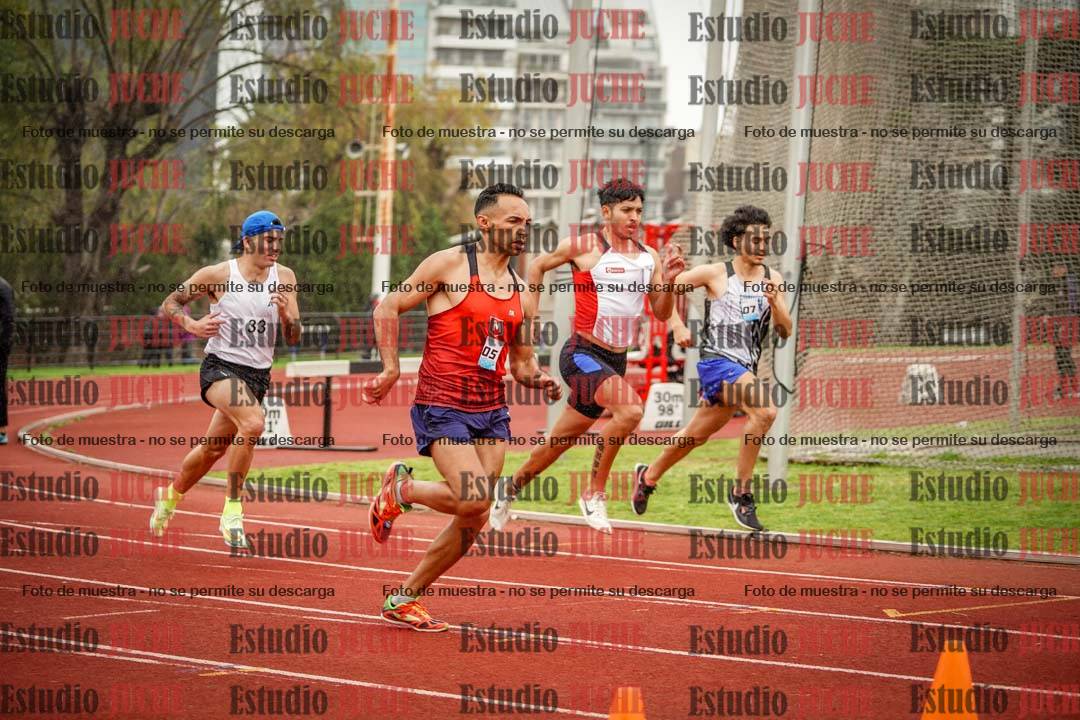 Fotos de los 800 m llanos de varones