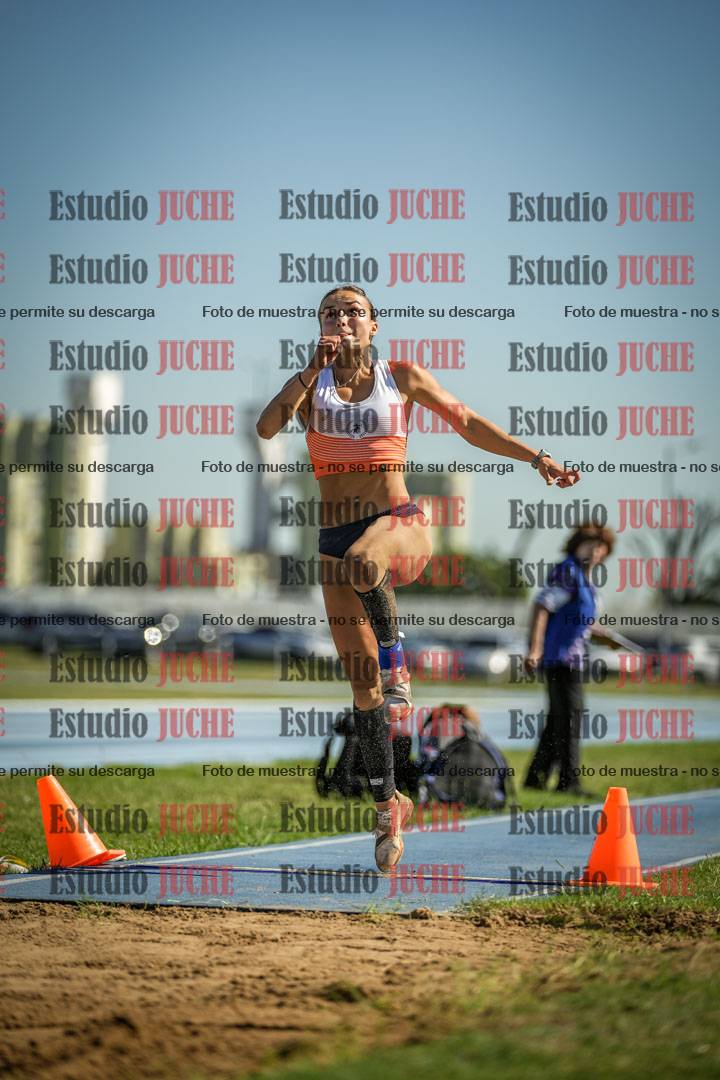 Fotos del salto en largo de mujeres - mayores