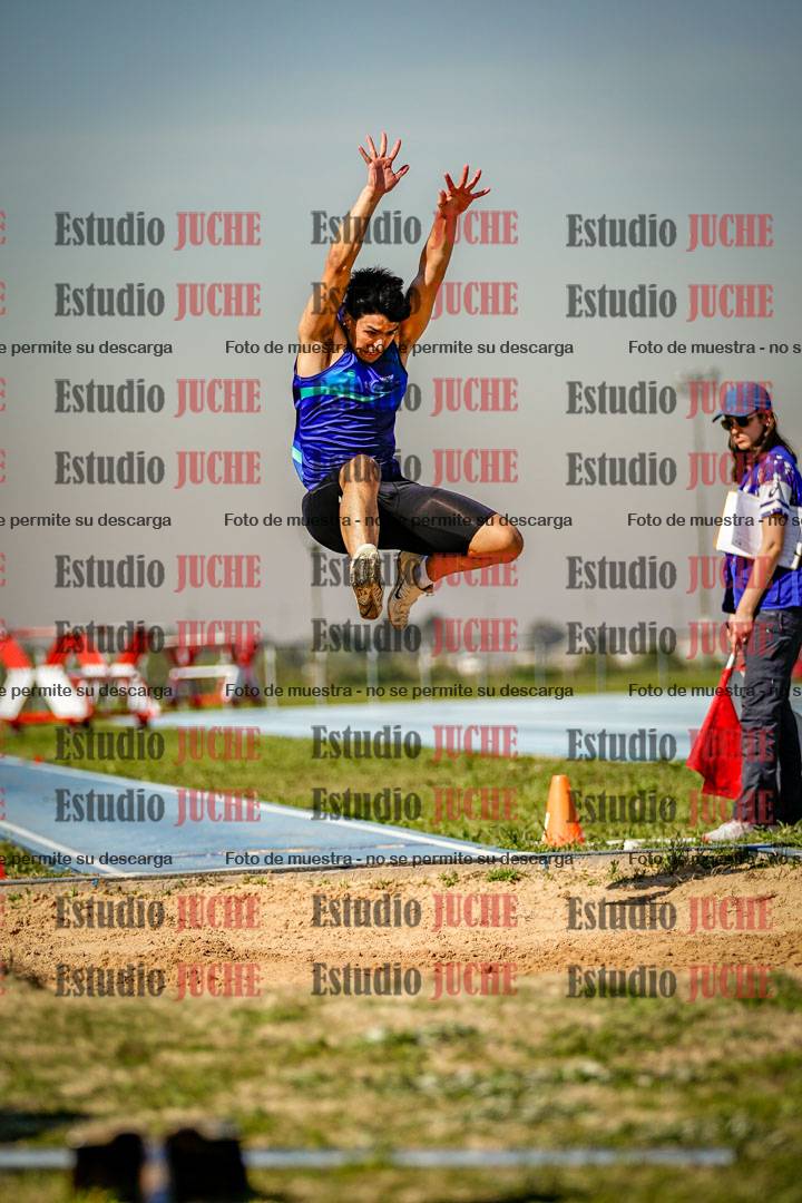 Fotos del salto en largo de varones