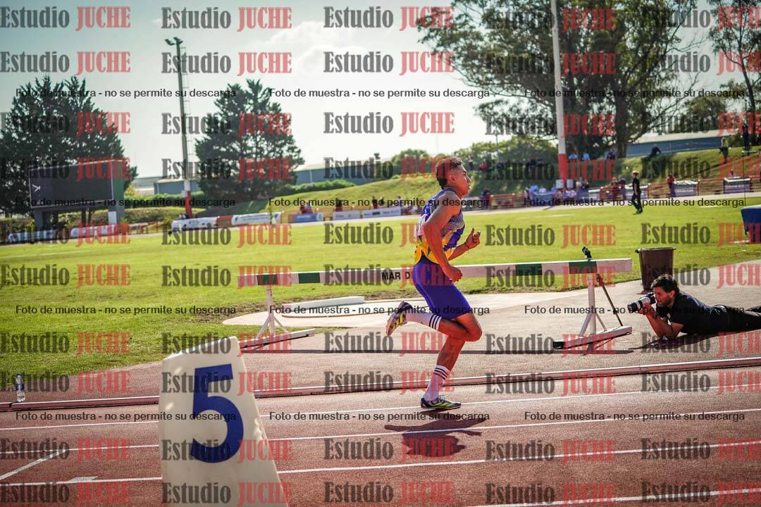 Fotos de los 400 m llanos de varones