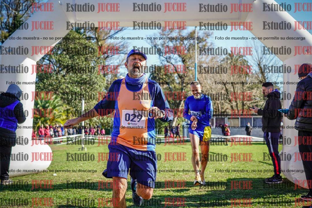 Fotos de la llegada del cross de 4000 m - varones