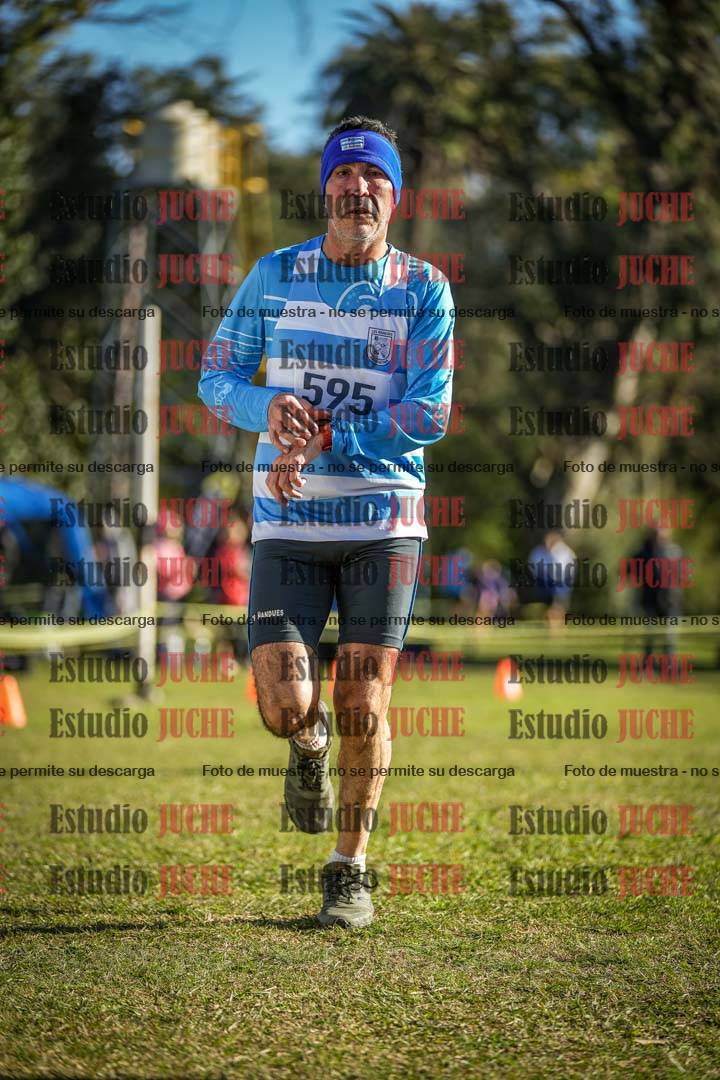 Fotos de la llegada del cross de 4000 m - varones