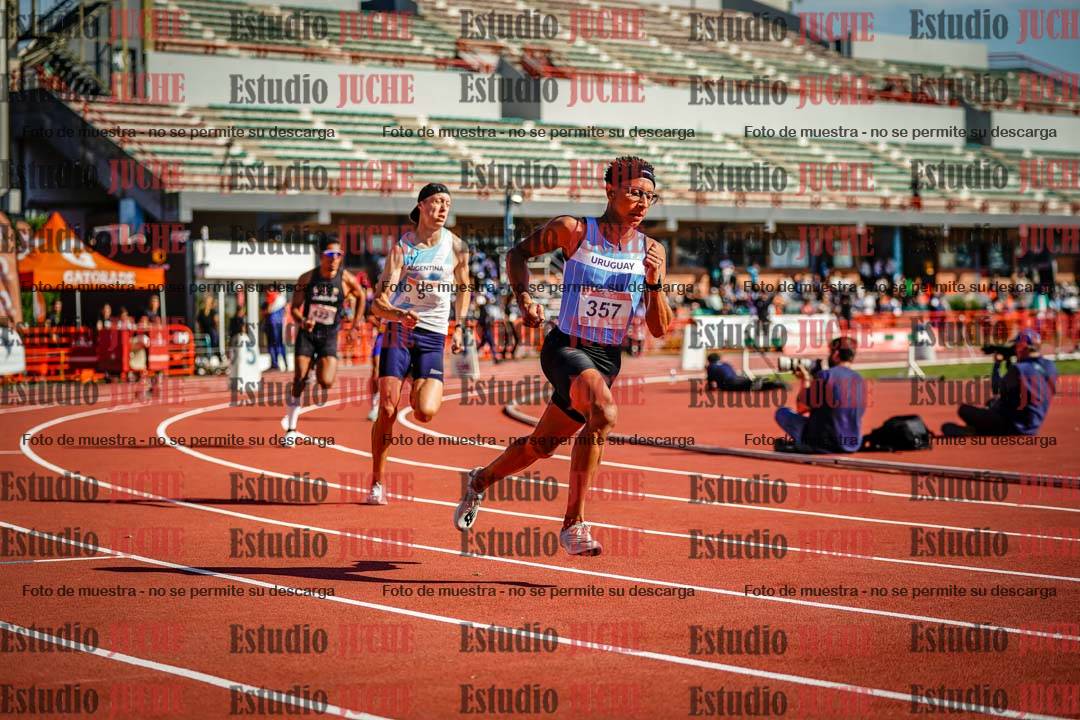 Fotos de los 400 m llanos de varones