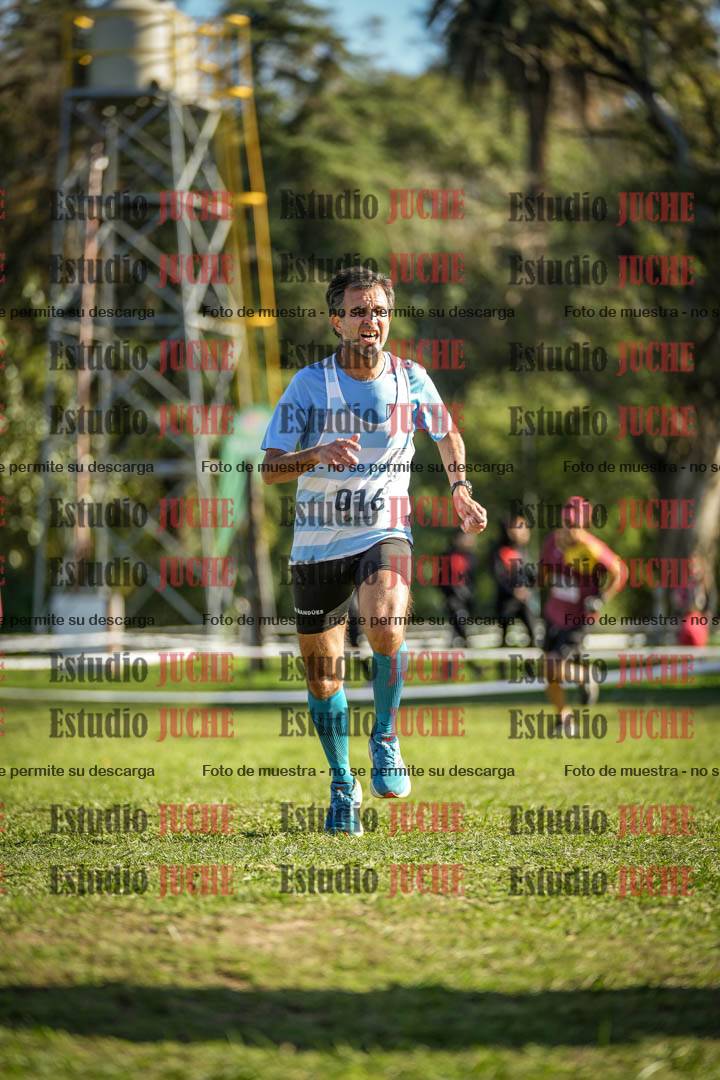 Fotos de la llegada del cross de 4000 m - varones