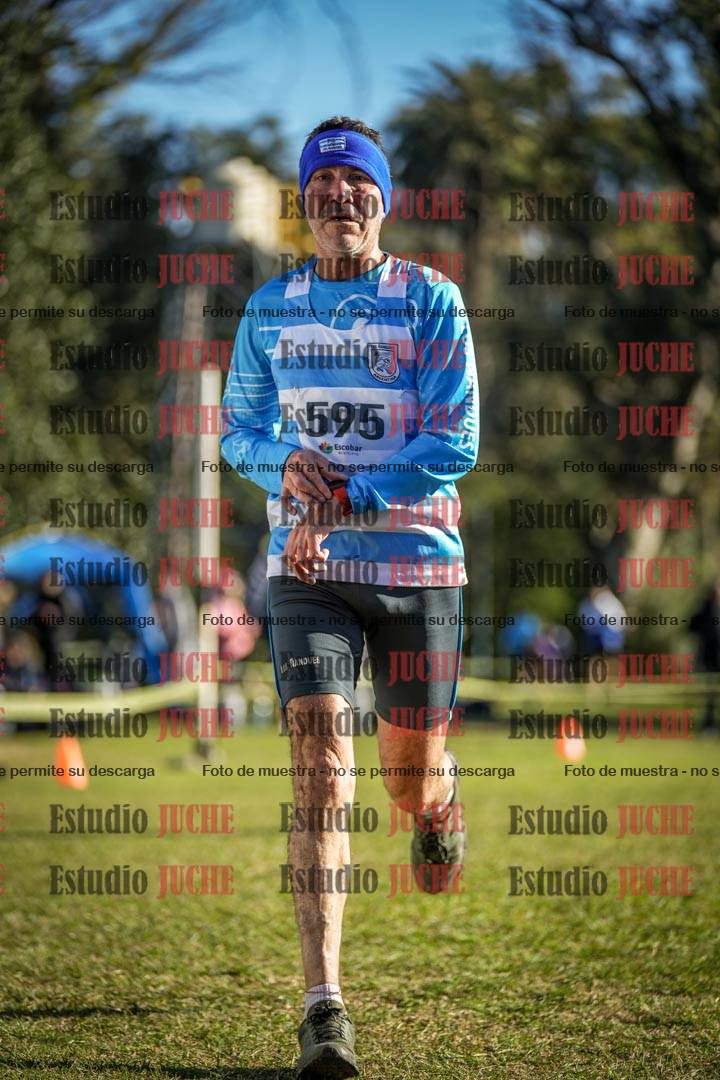 Fotos de la llegada del cross de 4000 m - varones