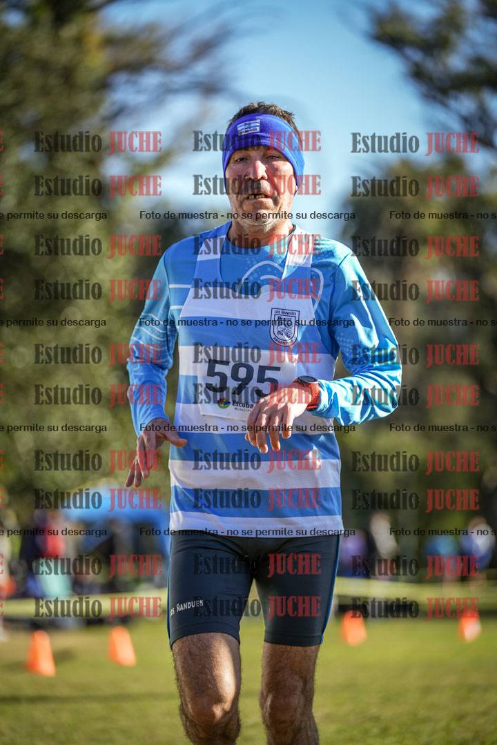 Fotos de la llegada del cross de 4000 m - varones