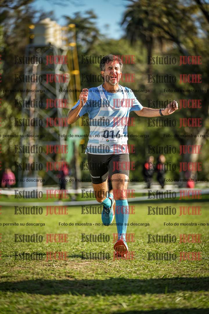 Fotos de la llegada del cross de 4000 m - varones