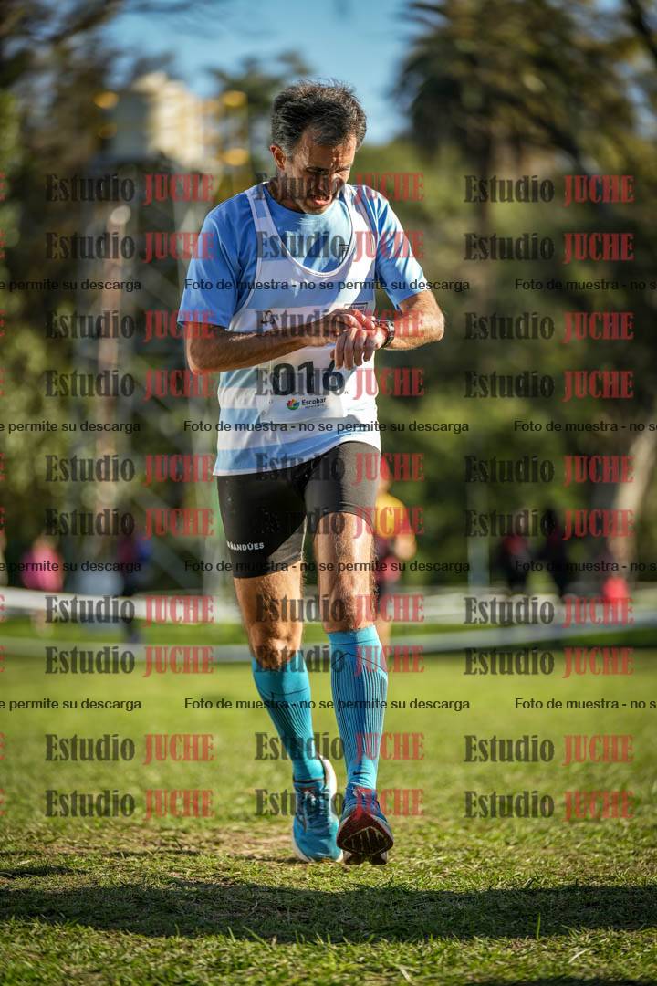 Fotos de la llegada del cross de 4000 m - varones