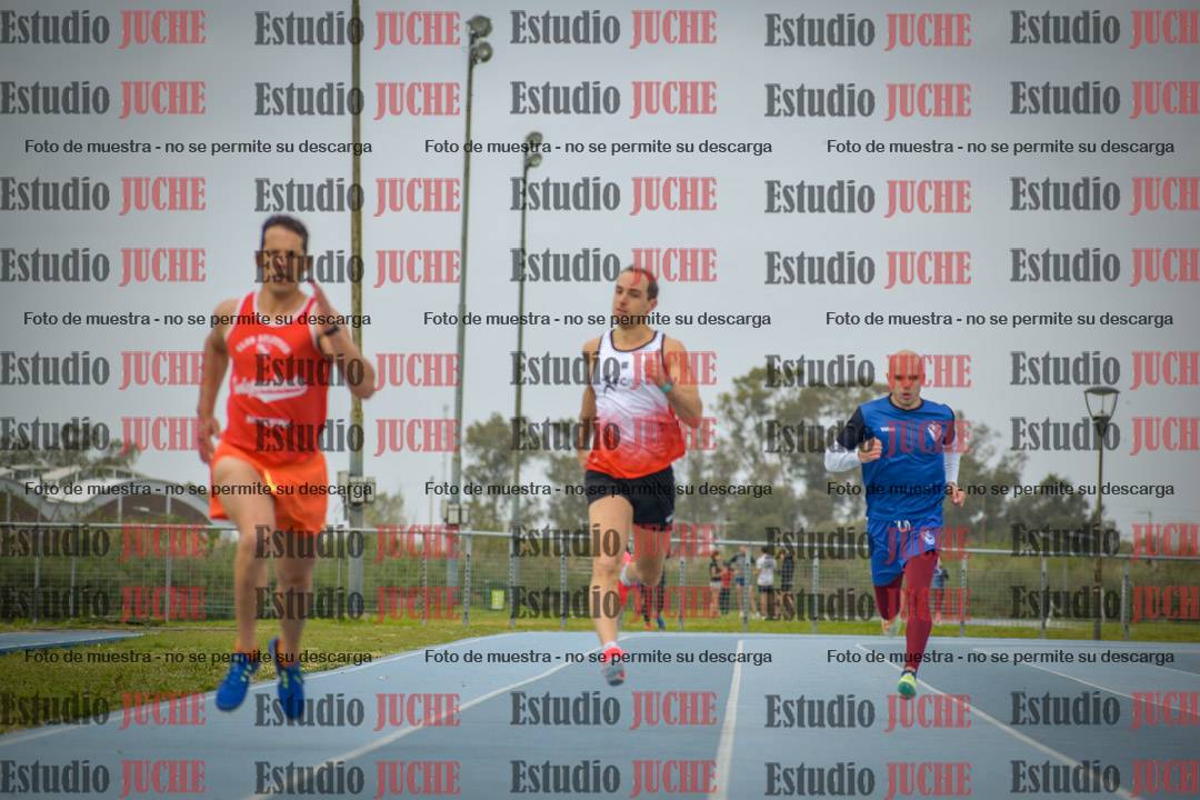 Fotos de los 400 m llanos de varones
