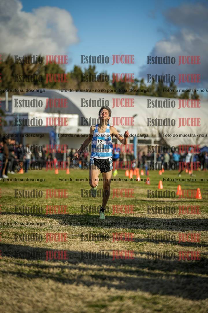 Fotos de la llegada de las postas 4 x 1000 m mixtas