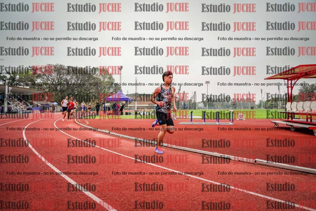 Fotos de los 800 m llanos de varones