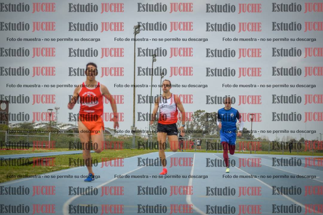 Fotos de los 400 m llanos de varones