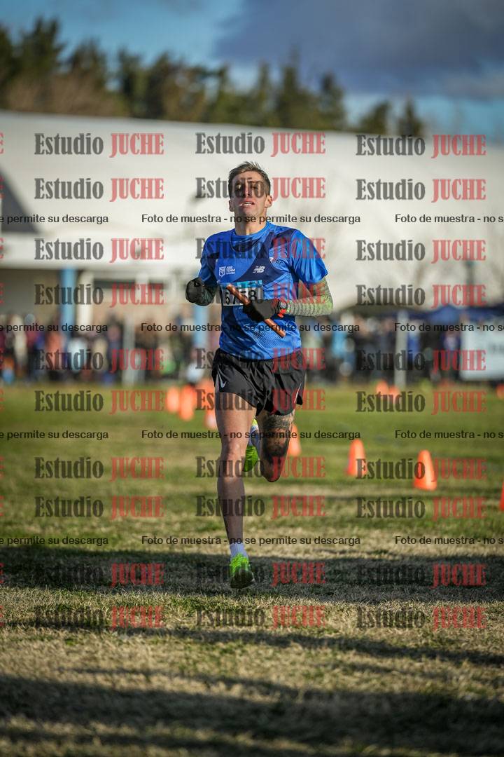 Fotos de la llegada de las postas 4 x 1000 m mixtas