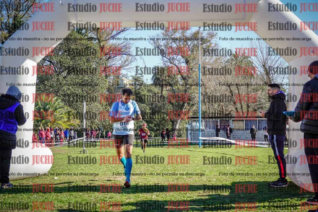 Fotos de la llegada del cross de 4000 m - varones