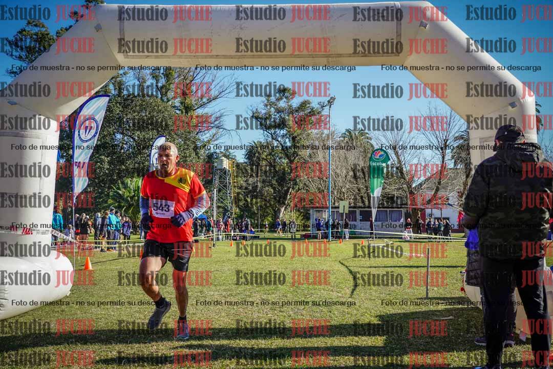 Fotos de la llegada del cross de 4000 m - varones