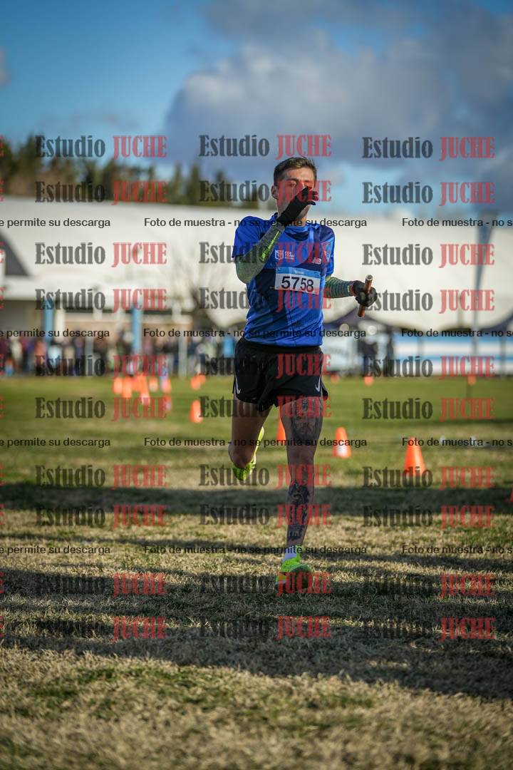 Fotos de la llegada de las postas 4 x 1000 m mixtas