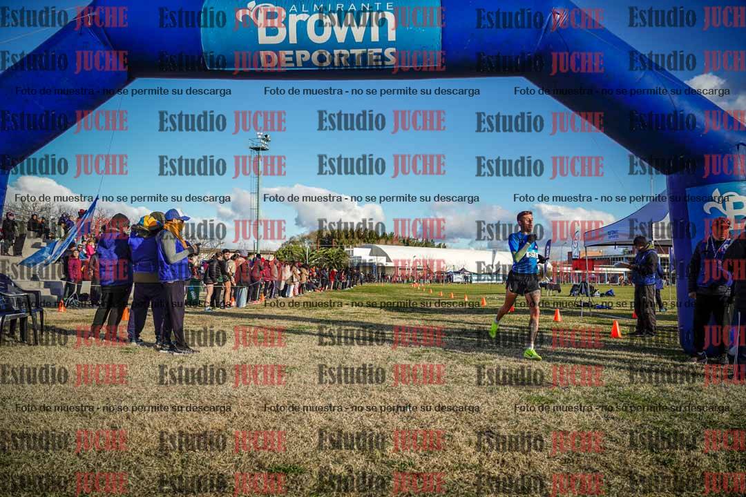 Fotos de la llegada de las postas 4 x 1000 m mixtas