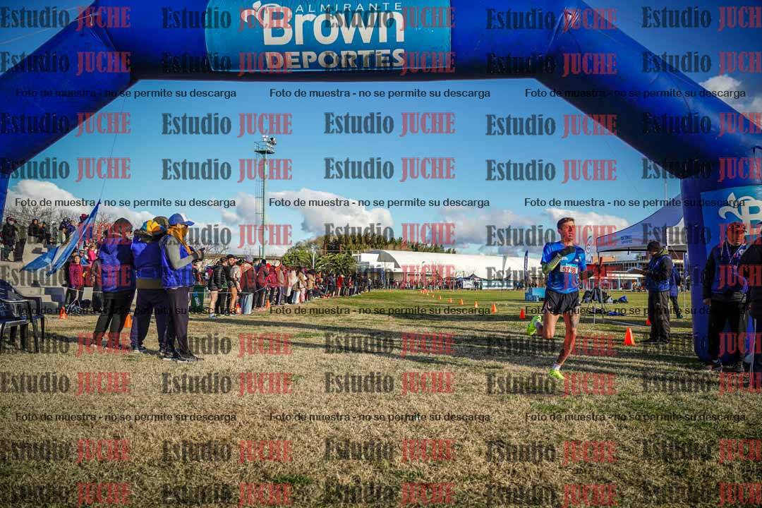 Fotos de la llegada de las postas 4 x 1000 m mixtas