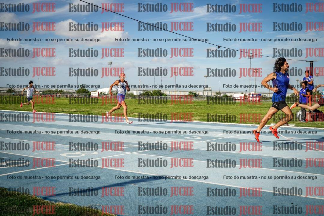 Fotos de los 400 m llanos de varones