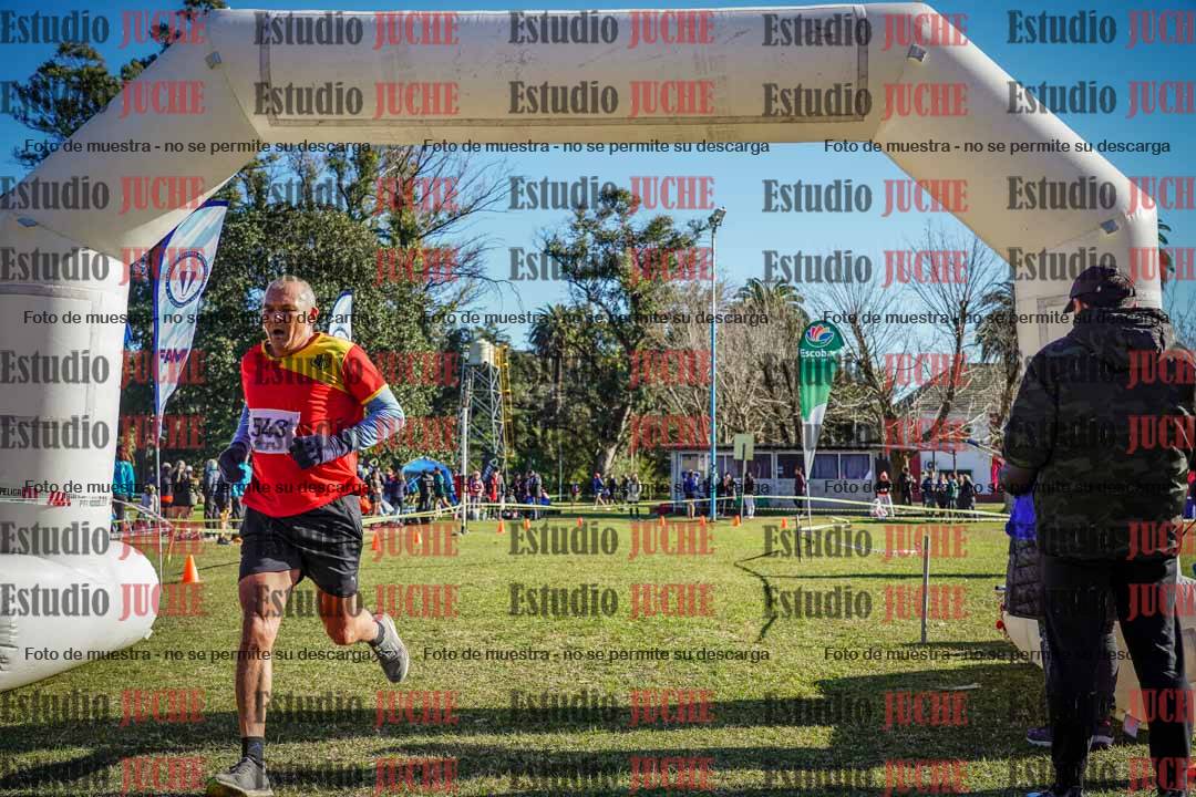 Fotos de la llegada del cross de 4000 m - varones
