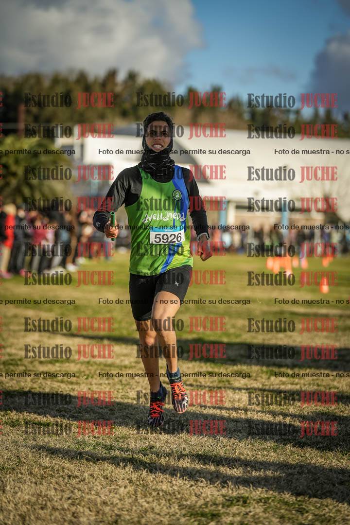 Fotos de la llegada de las postas 4 x 1000 m mixtas