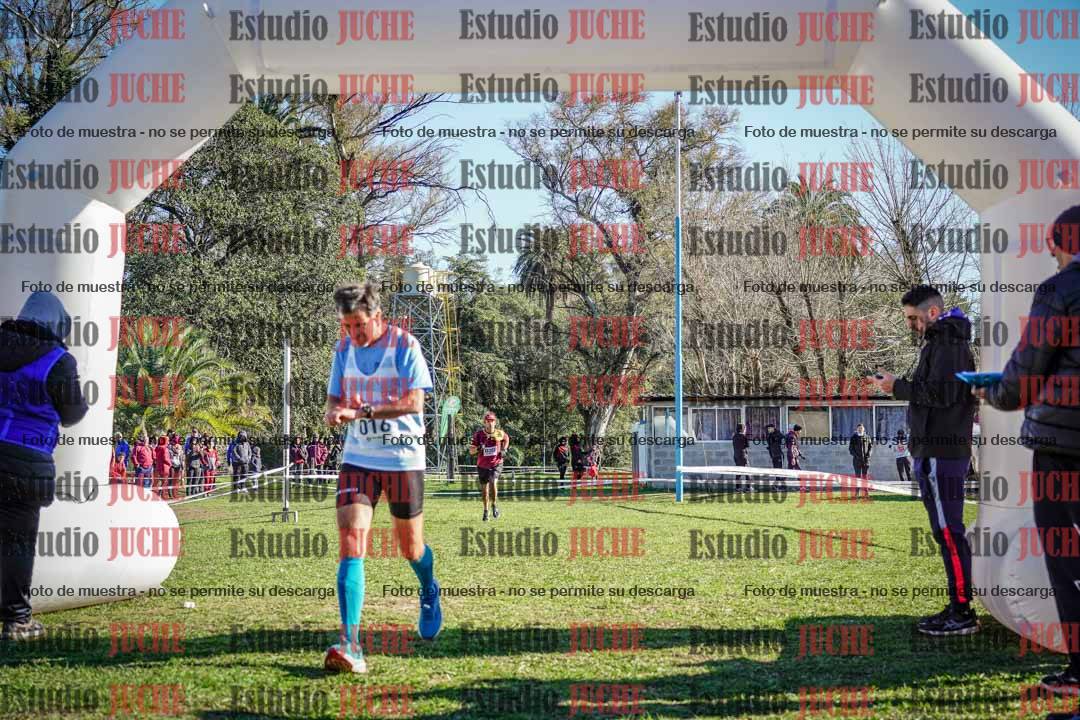 Fotos de la llegada del cross de 4000 m - varones
