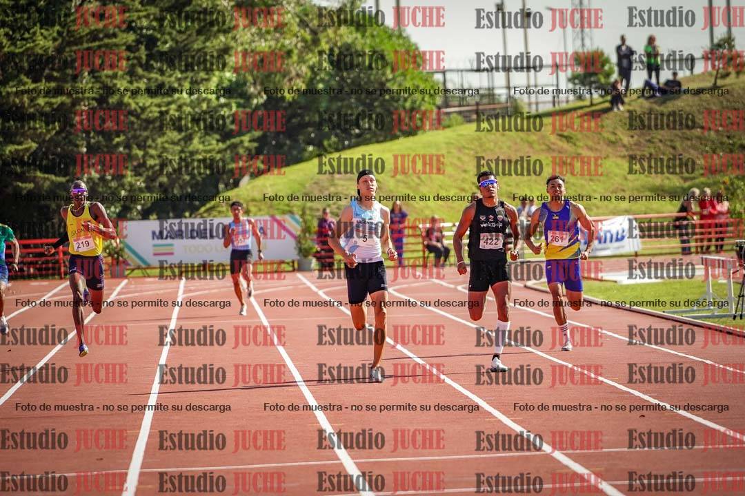 Fotos de los 400 m llanos de varones