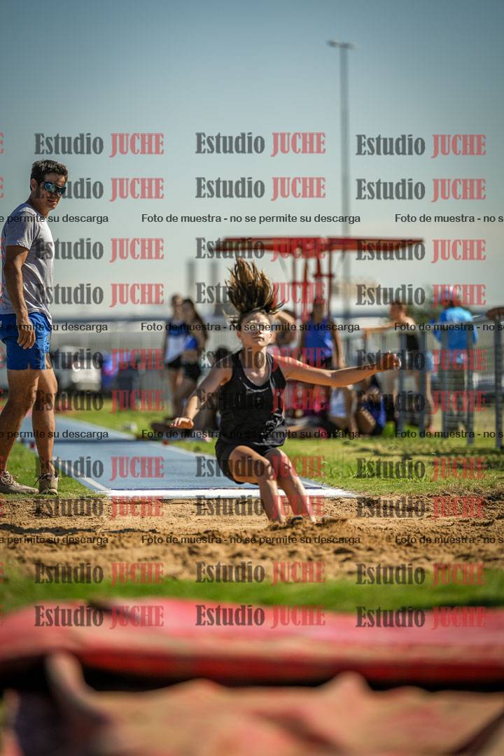 Fotos del salto en largo de mujeres - mayores