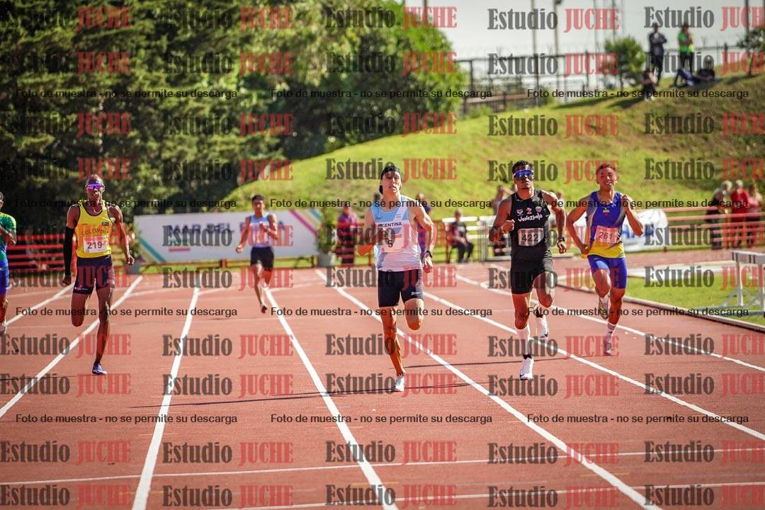 Fotos de los 400 m llanos de varones