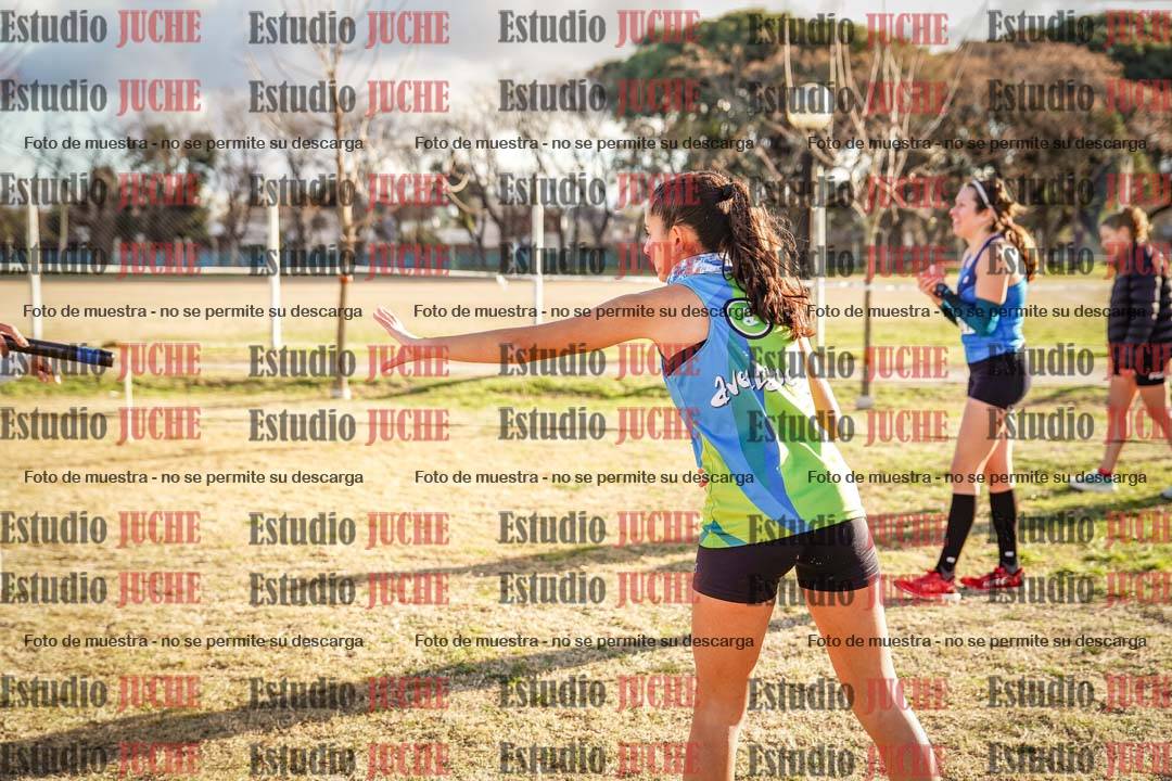 Fotos en el tercer relevo (3000 m de carrera)