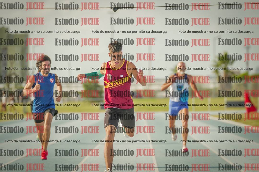 Fotos de los 400 m llanos de varones
