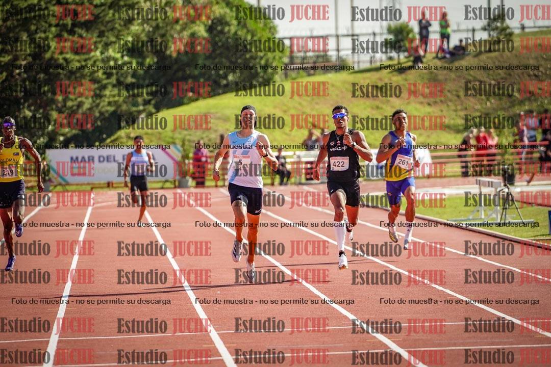 Fotos de los 400 m llanos de varones