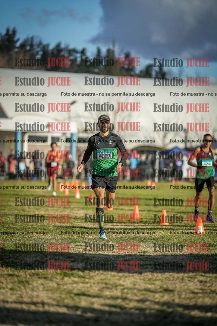 Fotos de la llegada de las postas 4 x 1000 m mixtas