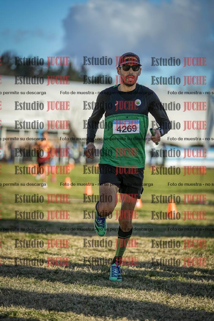 Fotos de la llegada de las postas 4 x 1000 m mixtas