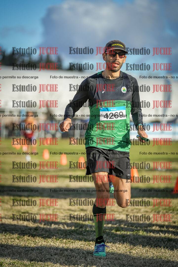 Fotos de la llegada de las postas 4 x 1000 m mixtas