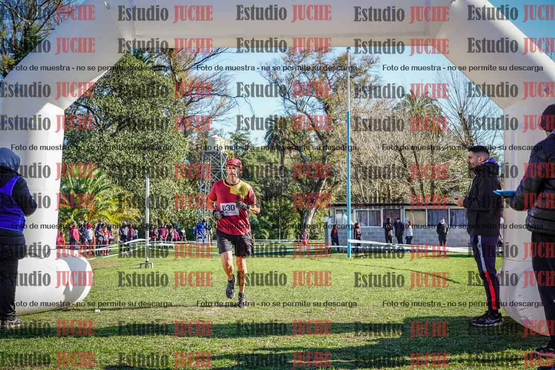 Fotos de la llegada del cross de 4000 m - varones