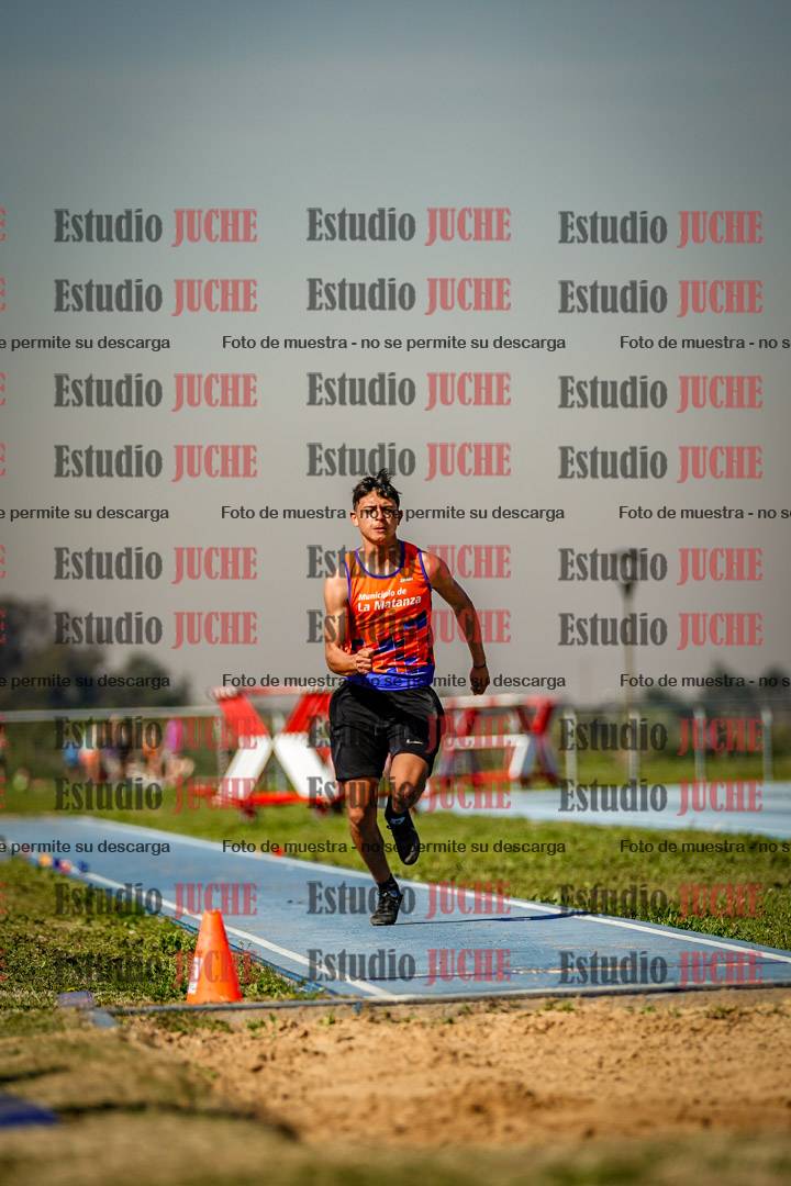 Fotos del salto en largo de varones