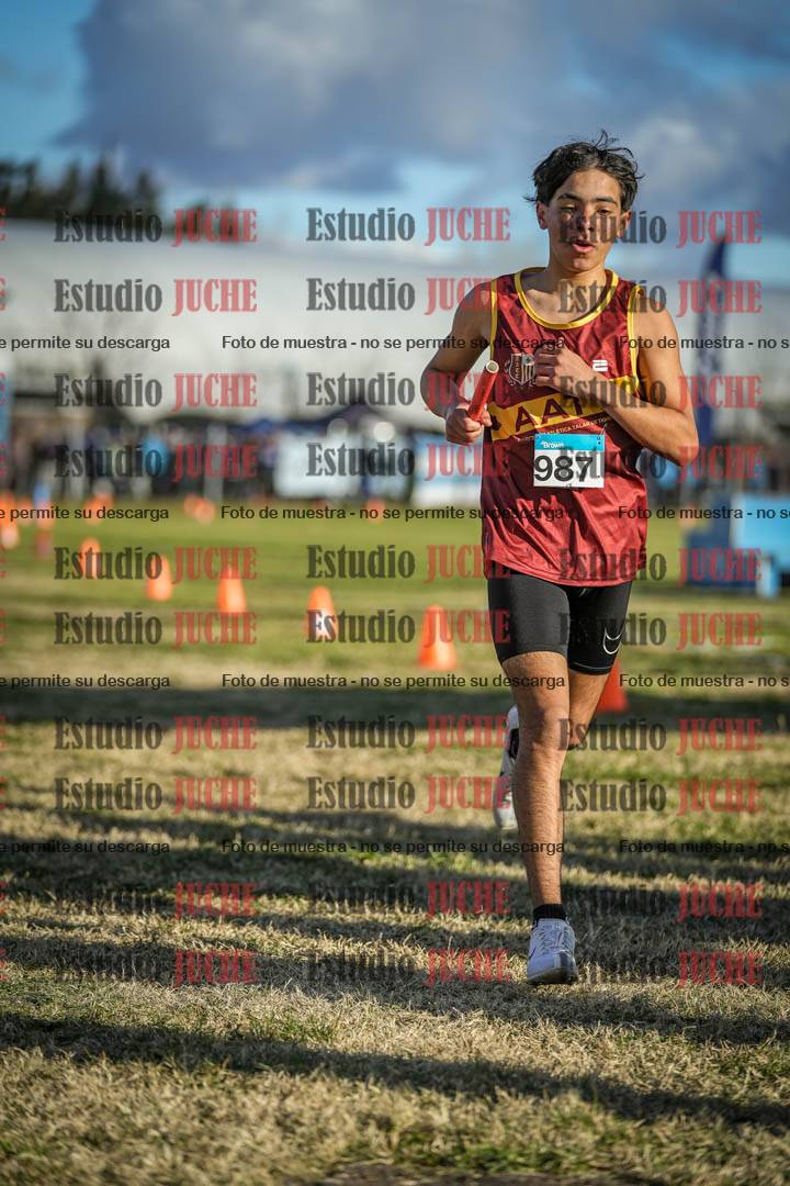 Fotos de la llegada de las postas 4 x 1000 m mixtas