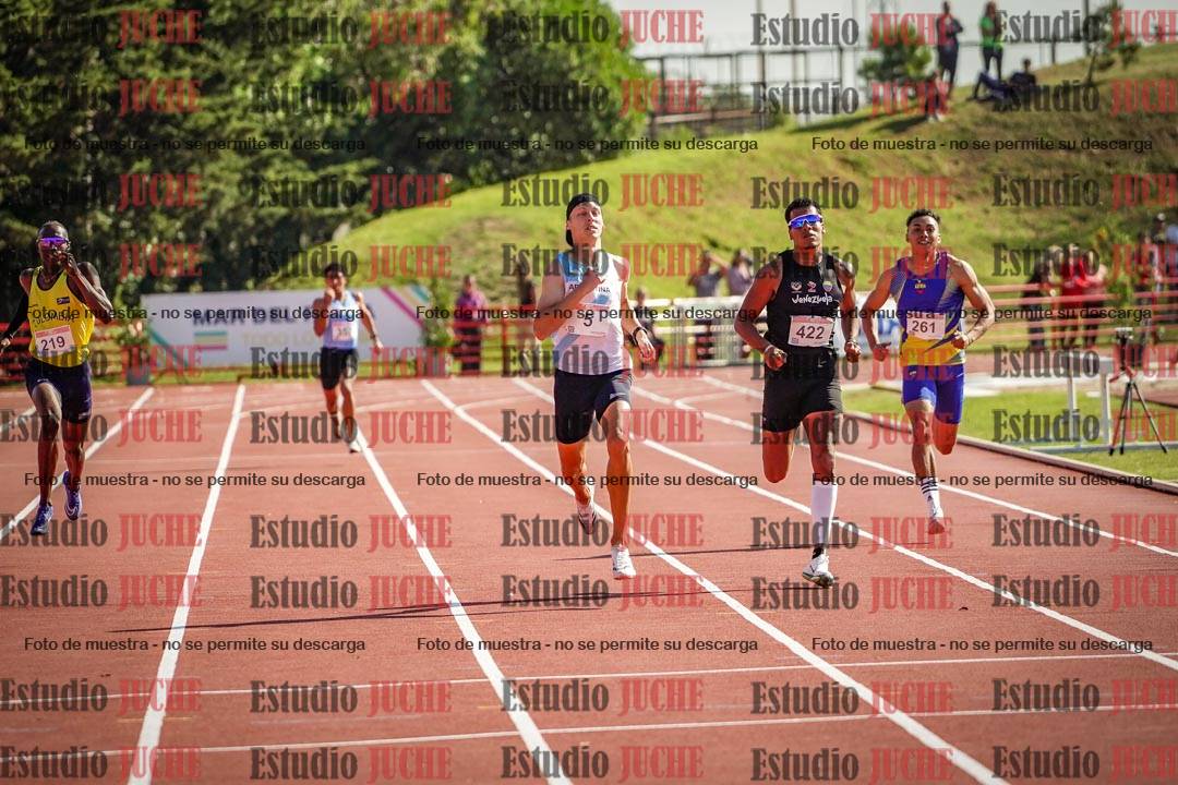 Fotos de los 400 m llanos de varones