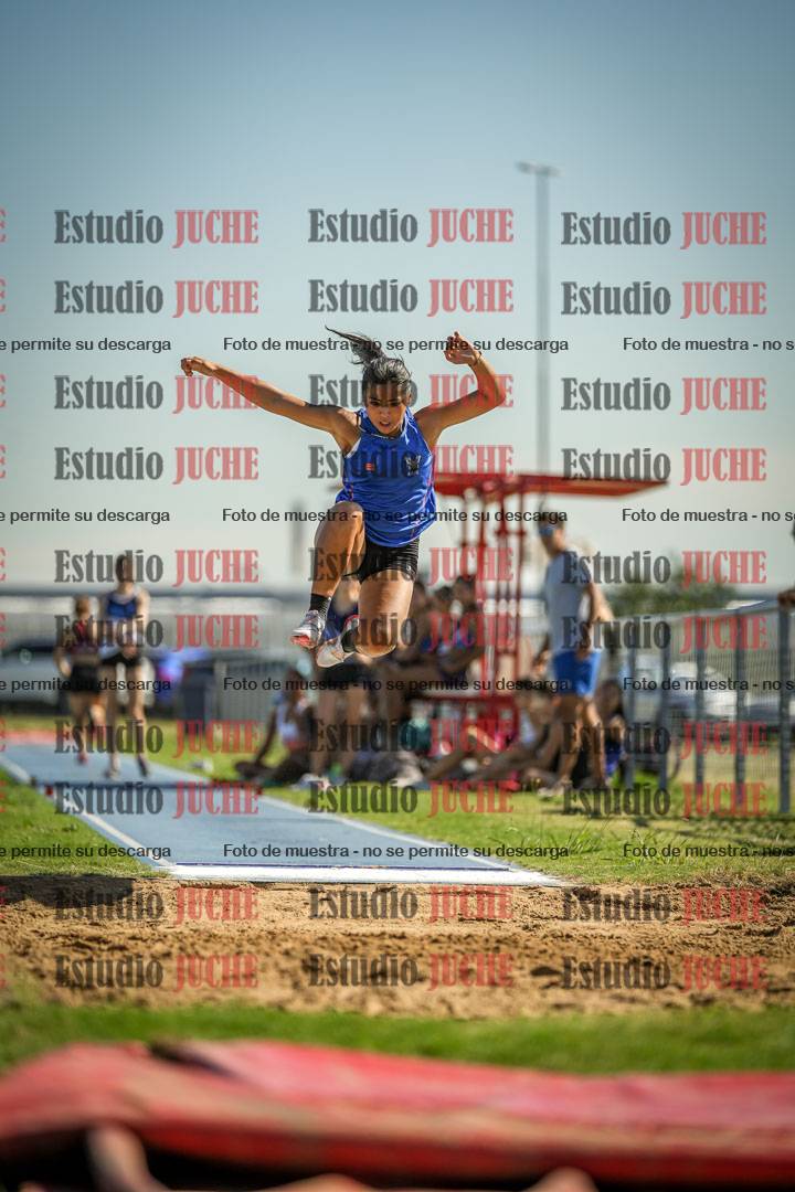 Fotos del salto en largo de mujeres - mayores