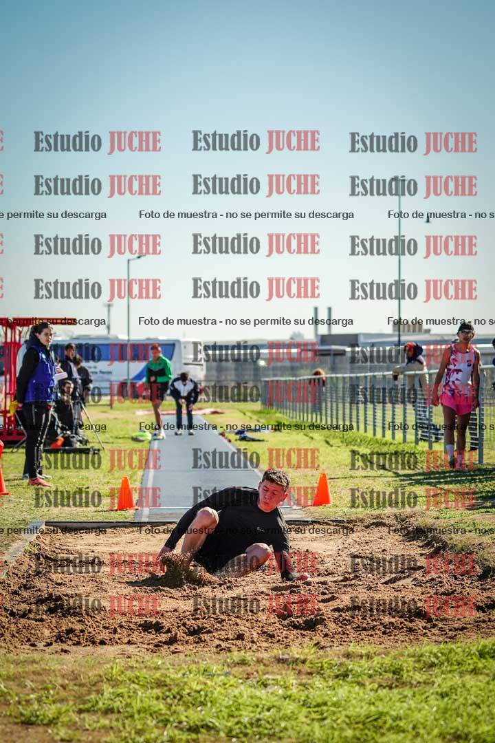 Fotos del salto en largo de varones