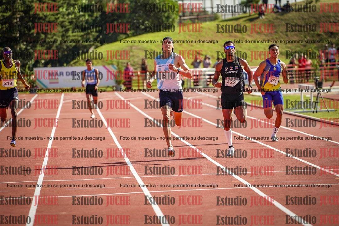 Fotos de los 400 m llanos de varones