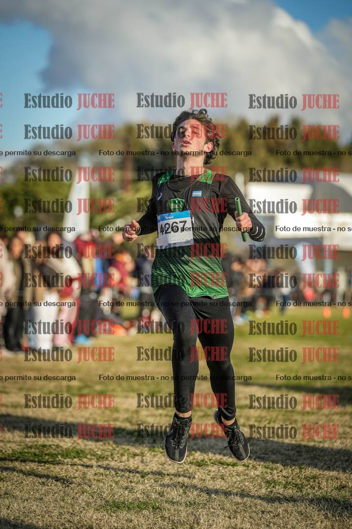 Fotos de la llegada de las postas 4 x 1000 m mixtas
