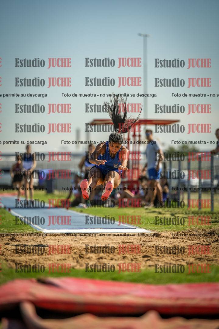 Fotos del salto en largo de mujeres - mayores