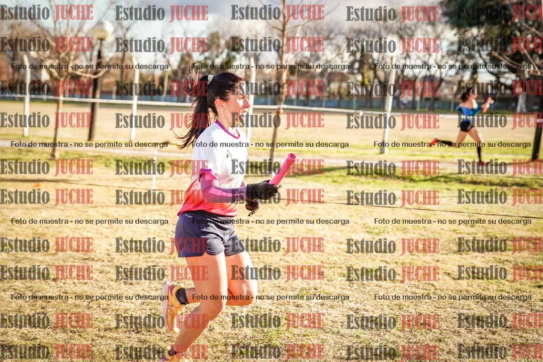 Fotos en el tercer relevo (3000 m de carrera)