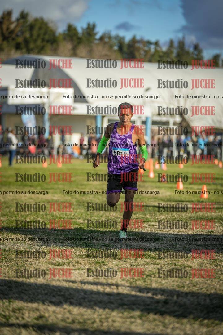 Fotos de la llegada de las postas 4 x 1000 m mixtas