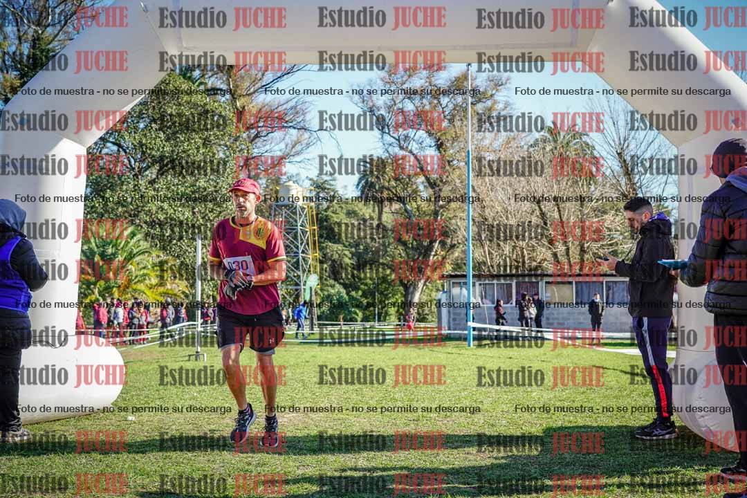 Fotos de la llegada del cross de 4000 m - varones